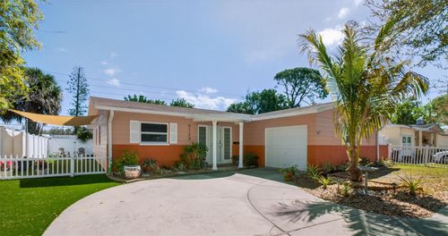 5723 1st St Ne, ST PETERSBURG, FL, 33703-2451 | Card Image