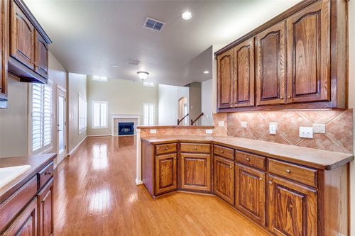 3912 Sovereign Dr, Bedford, TX, 76021-6164 | Card Image