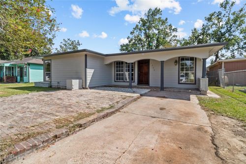 7220 Parker Rd, Houston, TX, 77016-3427 | Card Image