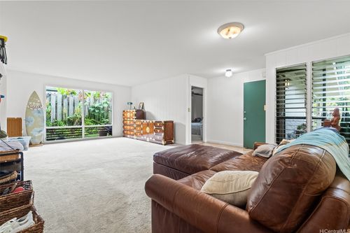 1074 Lunaai St, Kailua, HI, 96734-4635 | Card Image
