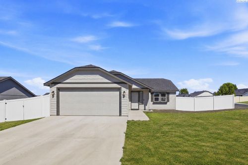 121 Bitters Loop, Grandview, WA, 98930-6115 | Card Image