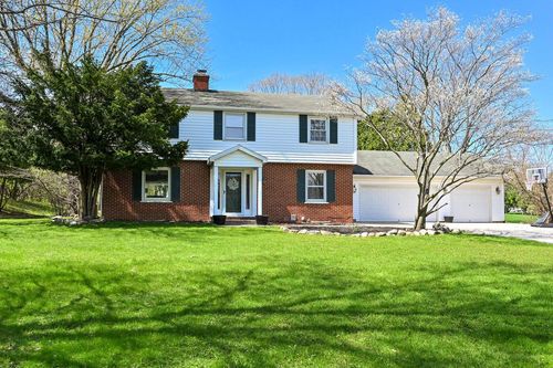 W278N1973 Lakeview Drive, Pewaukee, WI, 53072 | Card Image