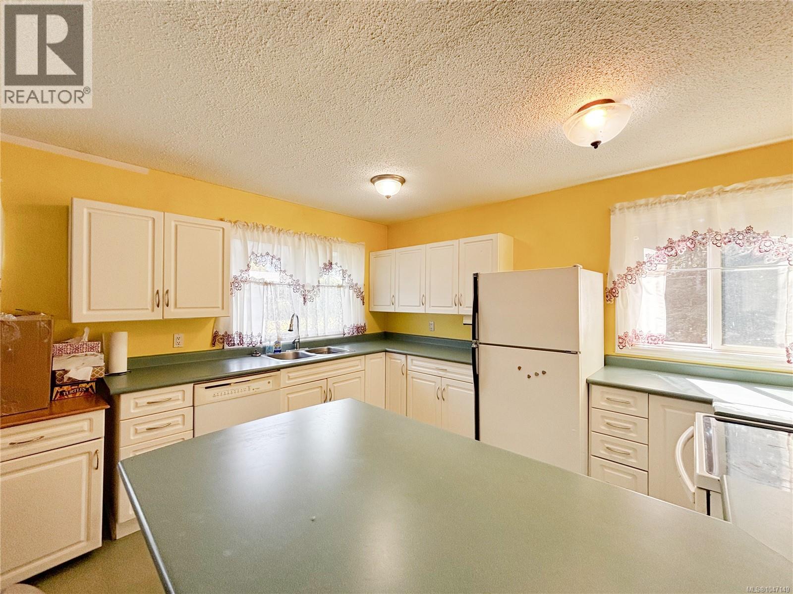 Residential in Gold River 3