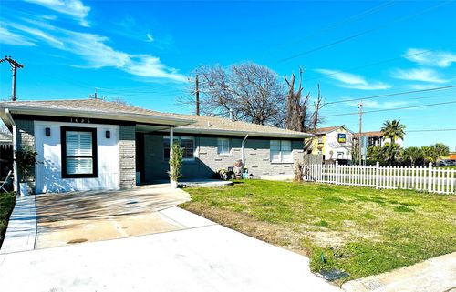 1426 Harbor View Dr, Galveston, TX, 77550 | Card Image