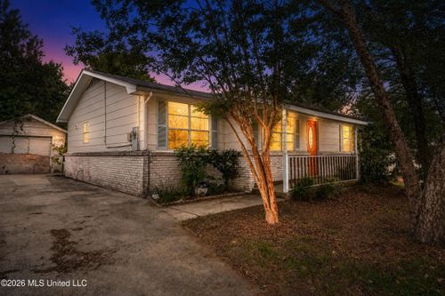 338 Carroll Ave, Bay Saint Louis, MS, 39520-4406 | Card Image