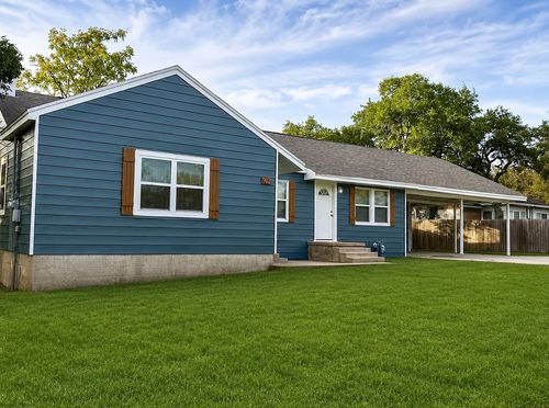 902 N Wall St, Belton, TX, 76513-2646 | Card Image