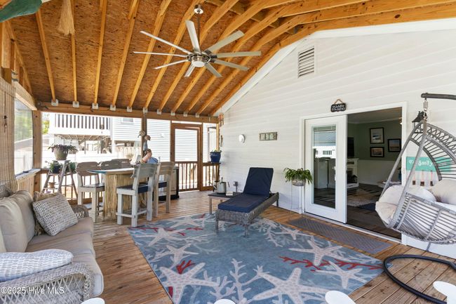 802 E Oak Island Dr, House other with 3 bedrooms, 2 bathrooms and null parking in Oak Island NC | Image 6
