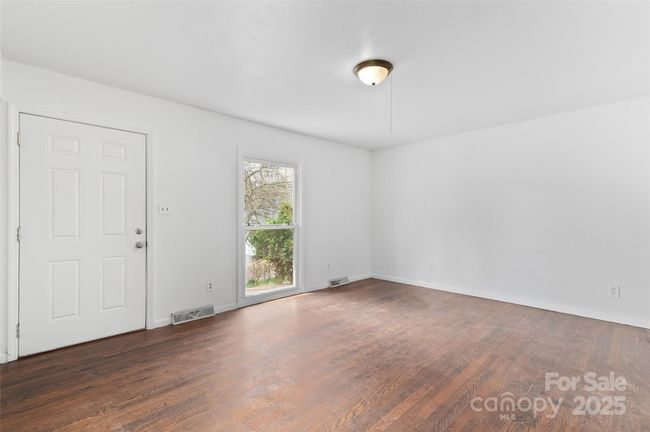 279 State St, House other with 3 bedrooms, 1 bathrooms and null parking in Asheville NC | Image 11