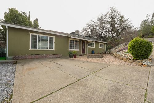 3345 Oakwood Pl, Redding, CA, 96001-2347 | Card Image