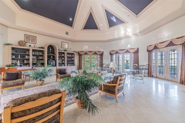 9740 - 9740 Lake Chase Island Way, Condo with 2 bedrooms, 2 bathrooms and null parking in TAMPA FL | Image 38
