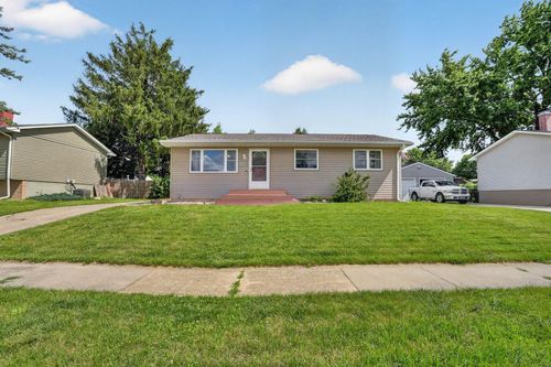 1638 Oriole Ave, Waterloo, IA, 50701-3671 | Card Image