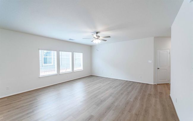 25035 Apricot Ct, House other with 3 bedrooms, 2 bathrooms and 2 parking in Montgomery TX | Image 5