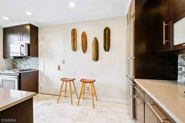 APT-6B - 375 Mount Prospect Ave, Townhouse with 3 bedrooms, 2 bathrooms and null parking in Newark NJ | Image 15