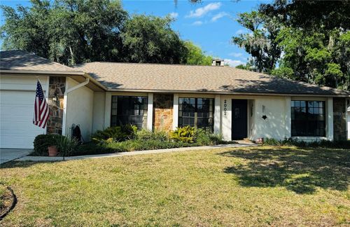 2002 E Timberlane Dr, Plant City, FL, 33563-7835 | Card Image
