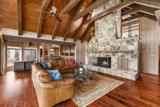 556 Cliff View Loop, Home with 6 bedrooms, 7 bathrooms and null parking in Harper TX | Image 27