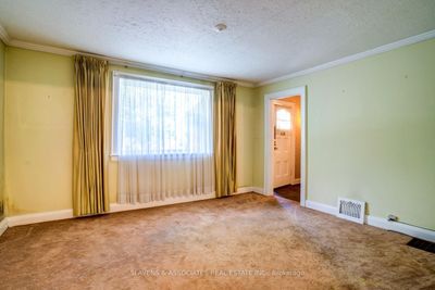 9 Wadsworth Blvd, House other with 2 bedrooms, 1 bathrooms and 4 parking in York ON | Image 3