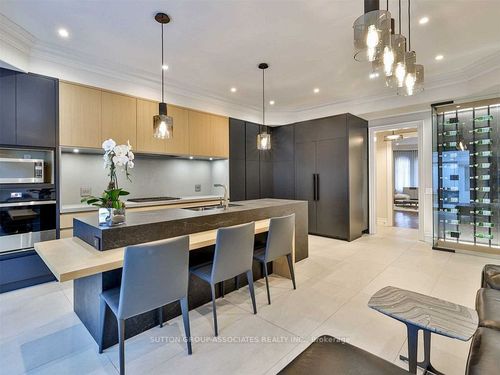 31 Webster Ave, Toronto, ON, M5R1N6 | Card Image