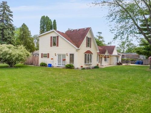 1-125 Maple Ct, Geneva, IL, 60134-1940 | Card Image