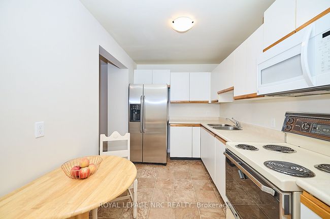 201 - 5 Niagara St, Condo with 2 bedrooms, 1 bathrooms and 1 parking in Grimsby ON | Image 9