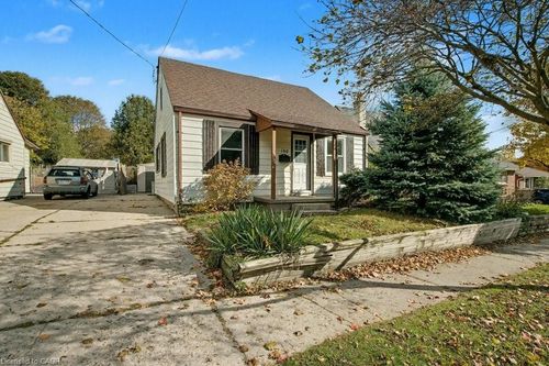 160 Pleasant Ave, Kitchener, ON, N2M4A6 | Card Image