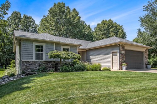 12031 Sandstone Dr, Wayland, MI, 49348-8880 | Card Image