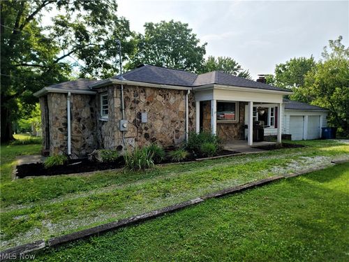 220 Robert Dr, Kent, OH, 44240-2154 | Card Image