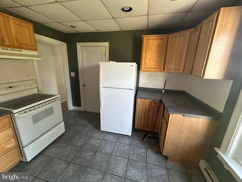 2-5 E Maple St, LEBANON, PA, 17046-3041 | Card Image