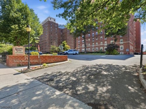 413-70 S Munn Ave, East Orange, NJ, 07018-4315 | Card Image