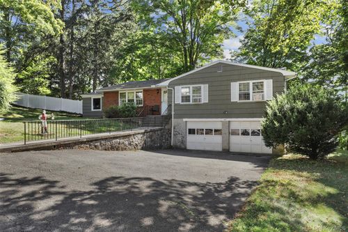 1 Pamela Ln, Valhalla, NY, 10595-1423 | Card Image