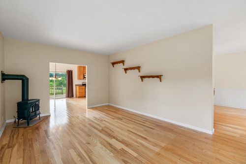 36 Millbrook Rd, Wallkill, NY, 12589-3738 | Card Image