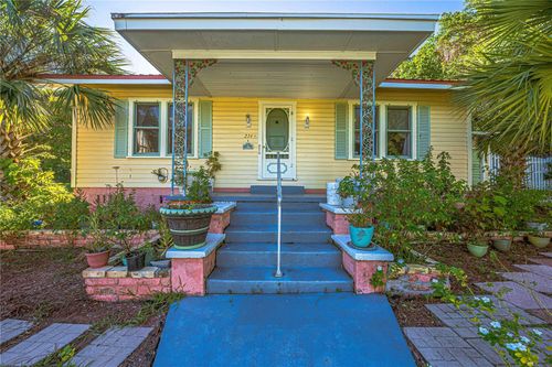 236 N Salisbury Ave, Deland, FL, 32720-4053 | Card Image