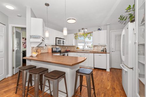 18-5915 Vedder Rd, Chilliwack, BC, V2R1C3 | Card Image