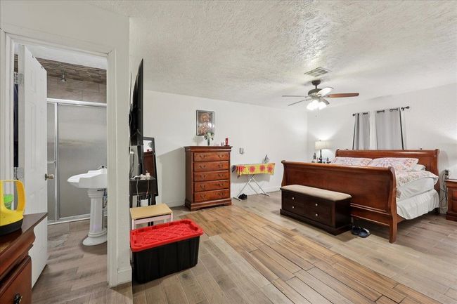 731 Meneley Rd, House other with 4 bedrooms, 2 bathrooms and null parking in Winnie TX | Image 14