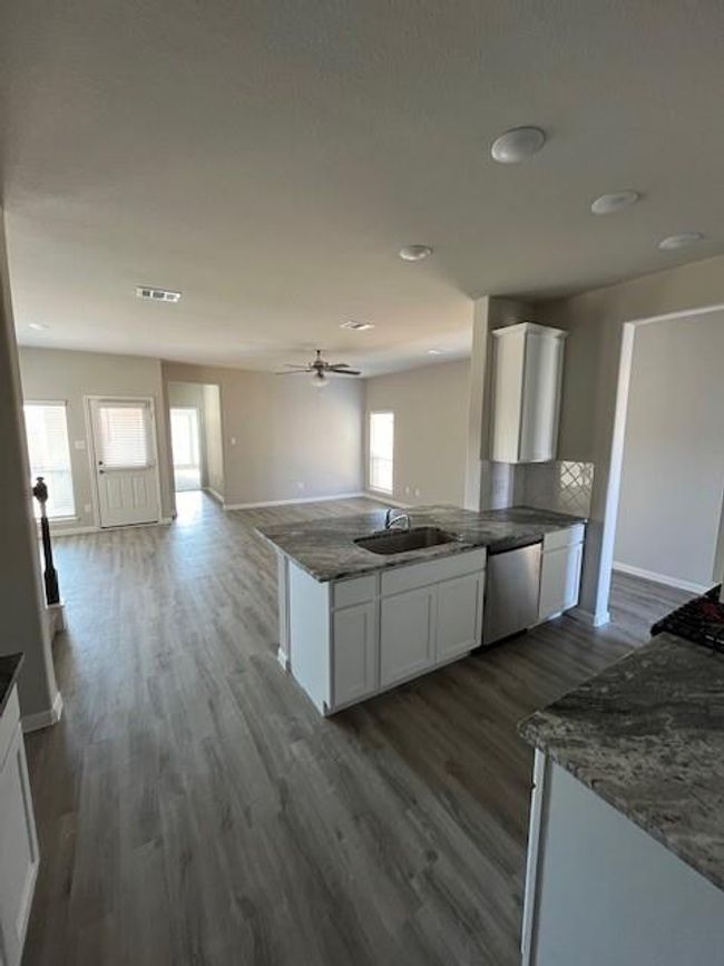 27290 Axis Deer Trl, House other with 4 bedrooms, 4 bathrooms and 2 parking in Magnolia TX | Image 6