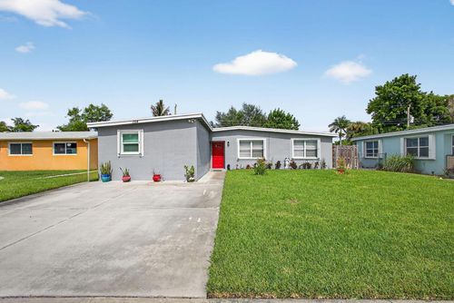 754 Hibiscus Dr, Royal Palm Beach, FL, 33411-7624 | Card Image