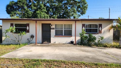 2327 Sadler Ln, MELBOURNE, FL, 32935-3275 | Card Image