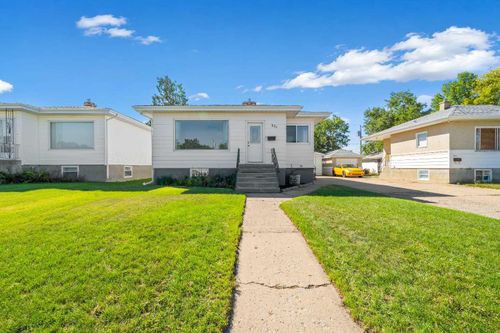351 9 St Sw, Medicine Hat, AB, T1A4P1 | Card Image