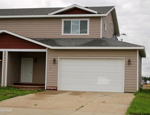 1122 9th Street Sw, Watford City, ND, 58854 | Card Image