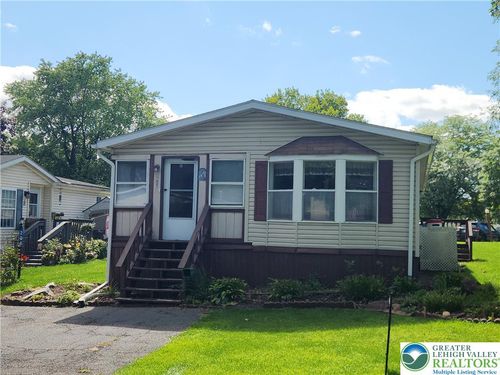 295 Woodsbluff Ct S, Bath, PA, 18014-8245 | Card Image