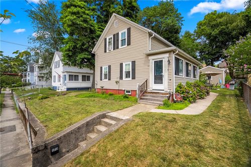 173 Roger Williams Ave, Rumford, RI, 02916-3325 | Card Image