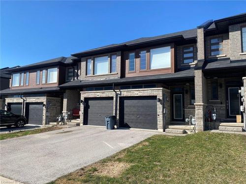 64 Soho St, Stoney Creek, ON, L8J0L4 | Card Image