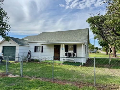 321 E Ninth St, Leedey, OK, 73654-6605 | Card Image
