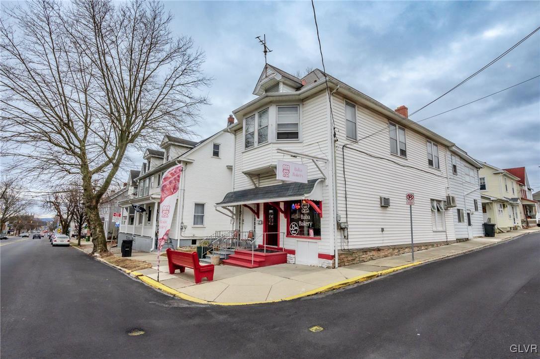 49 N Broad St, Nazareth, PA 18064