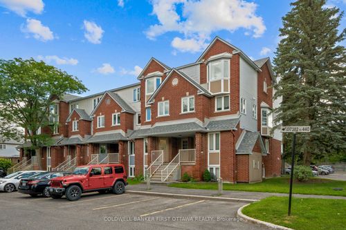 386 Briston Pvt, Ottawa, ON, K1G5R3 | Card Image