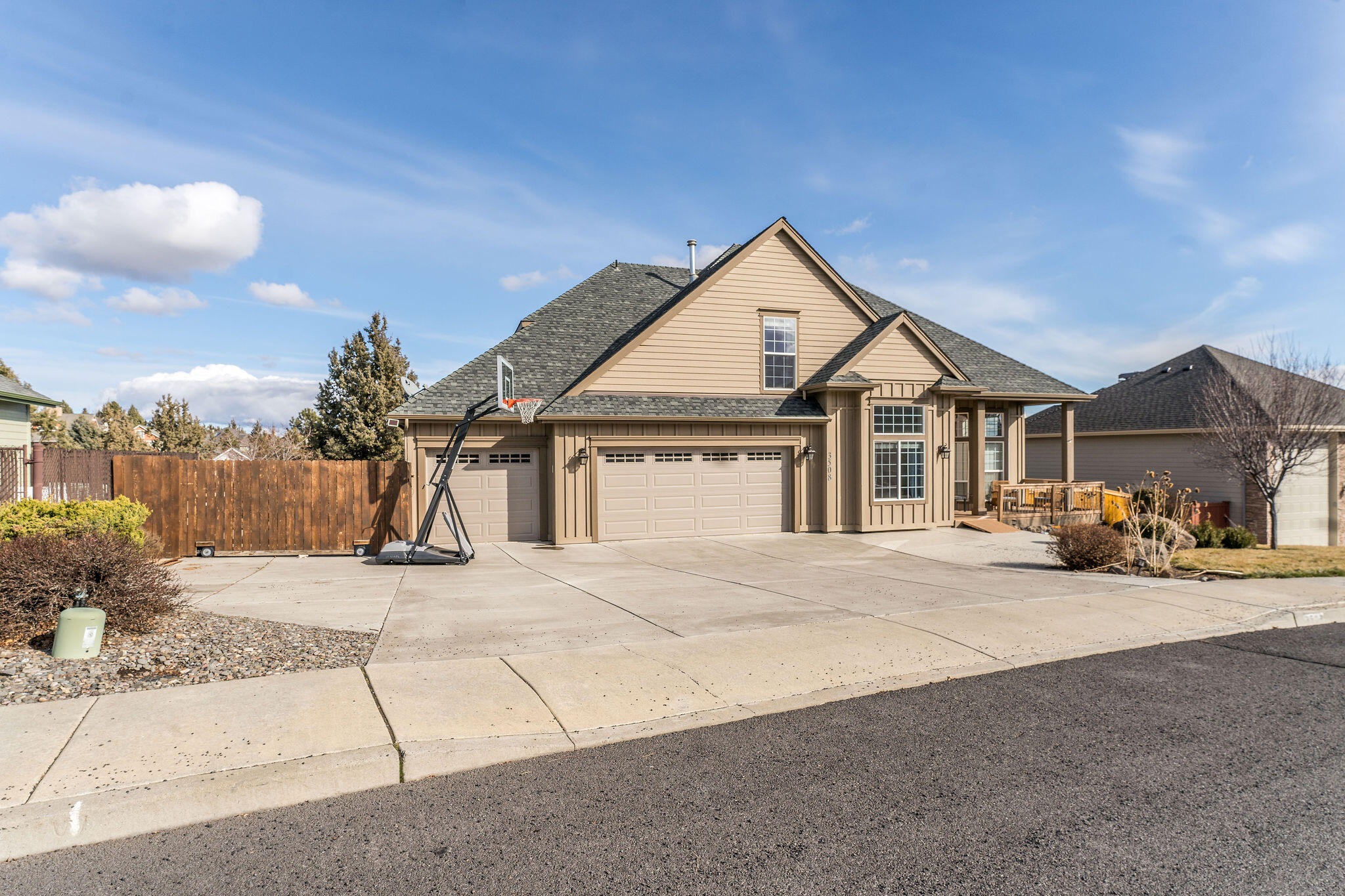 35th Pl, Redmond, OR 97756