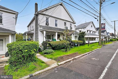 932 W Main St, Plymouth, PA, 18651-2715 | Card Image