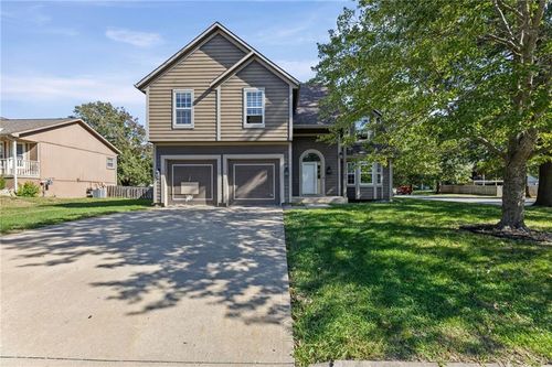 18417 Elm St, Gardner, KS, 66030-9151 | Card Image