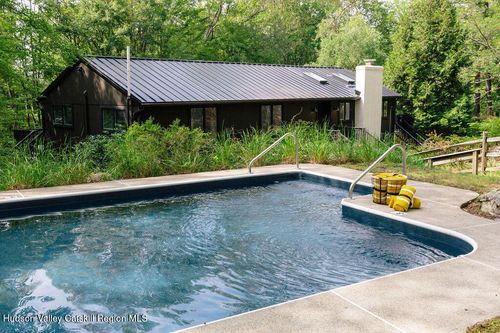 1 Van Buren Dr, Hillsdale, NY, 12529 | Card Image