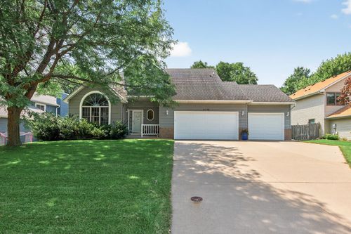 2136 Parkview Ln, Woodbury, MN, 55125-9378 | Card Image