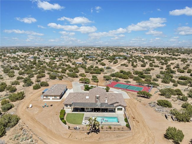 8650 Verbena Rd, House other with 4 bedrooms, 4 bathrooms and 7 parking in Oak Hills CA | Image 15